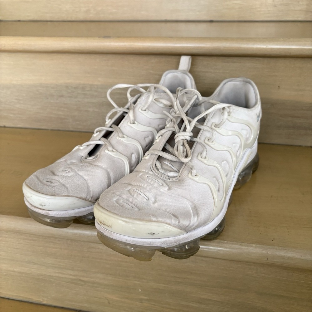 Nike Air VaporMax Plus Mens Size 11.5 White Athletic Running Shoes Sneakers